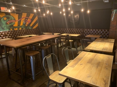 【六本木 THE BREW DOG様 家具納品事例】