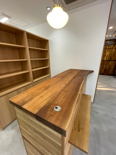 【恵比寿かるかや様 レジカウンター納品事例】