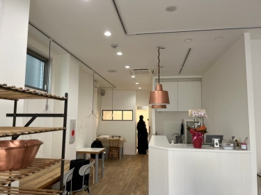 【世田谷区赤堤　スイーツ店　内装施工事例】