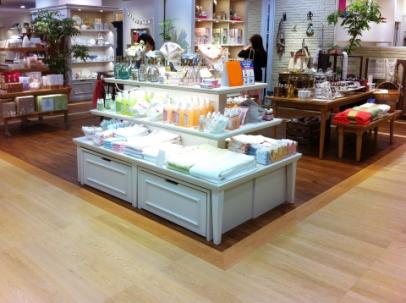 【雑貨店　内装施工事例-2】
