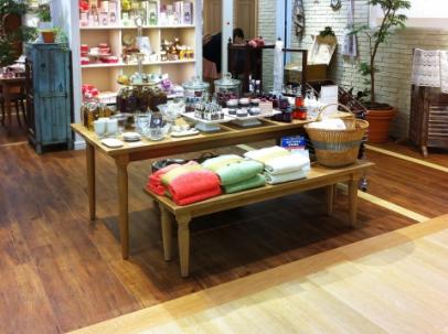 【雑貨店　内装施工事例-2】