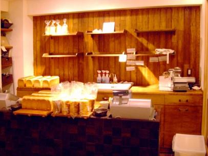 【西荻窪パン焼き工房そーせーじ様　内装施工事例】